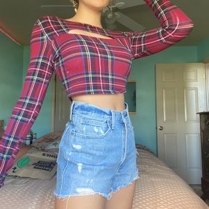 Extremly cute plaid long sleeve with cutout